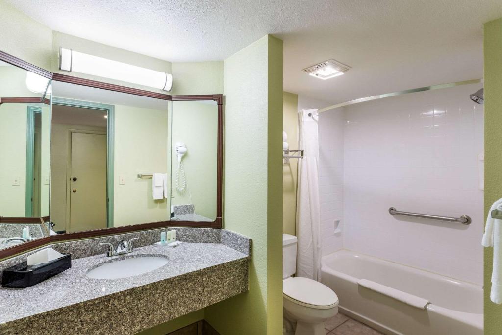 Koupelna v ubytování Quality Inn Payson