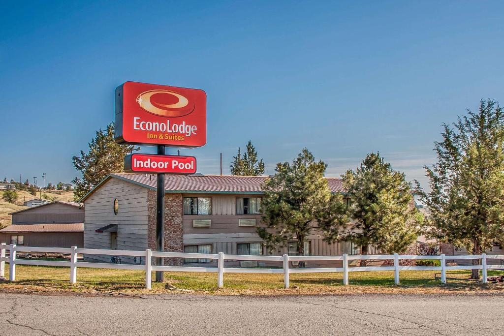 Certifikát, hodnocení, plakát nebo jiný dokument vystavený v ubytování Econo Lodge Inn & Suites Madras