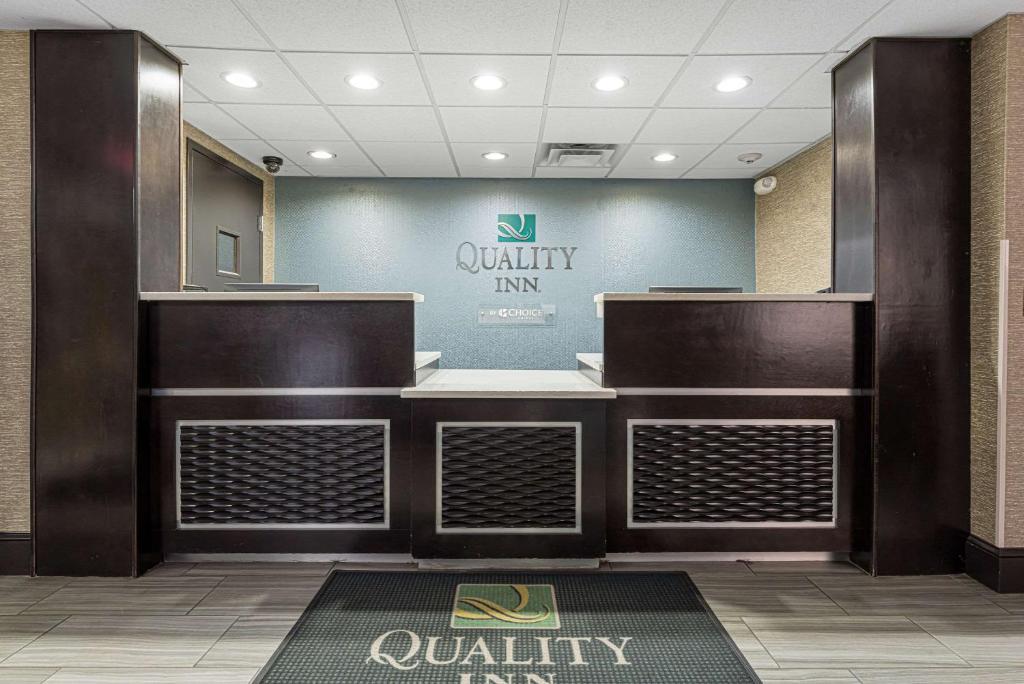 Quality Inn Asheville Downtown Tunnel Rd photo