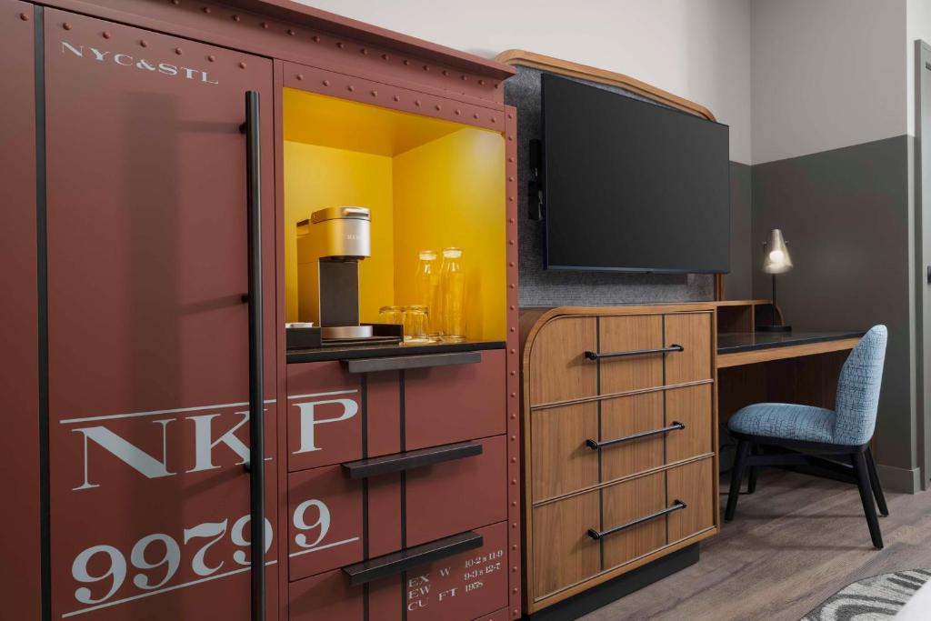 Hotel Nickel Plate Fishers, Tapestry Collection By Hilton - Habitación King Con Sofá Cama