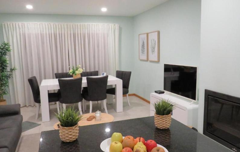 TV a/nebo společenská místnost v ubytování Quinta da Casa Matilde - NATURE HOUSE