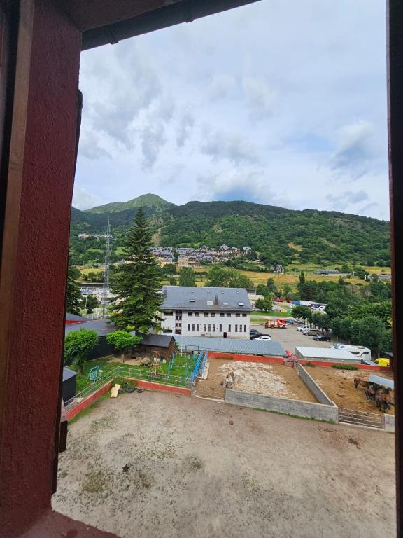 Nespecifikovaný výhled na hory nebo výhled na hory při pohledu z hotelu