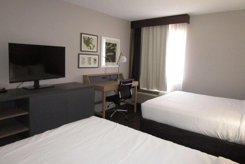 Country Inn & Suites by Radisson, Dunbar - Charleston photo