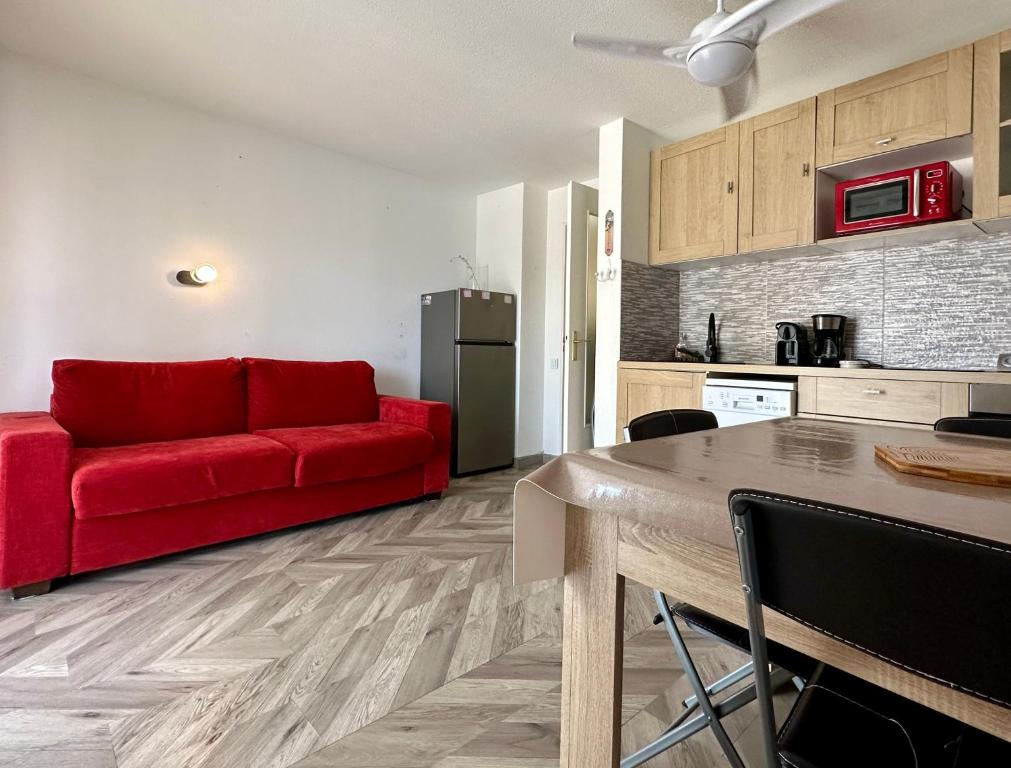 Nhà bếp/bếp nhỏ tại PLAGE porte Hermes Frejus avec Parking