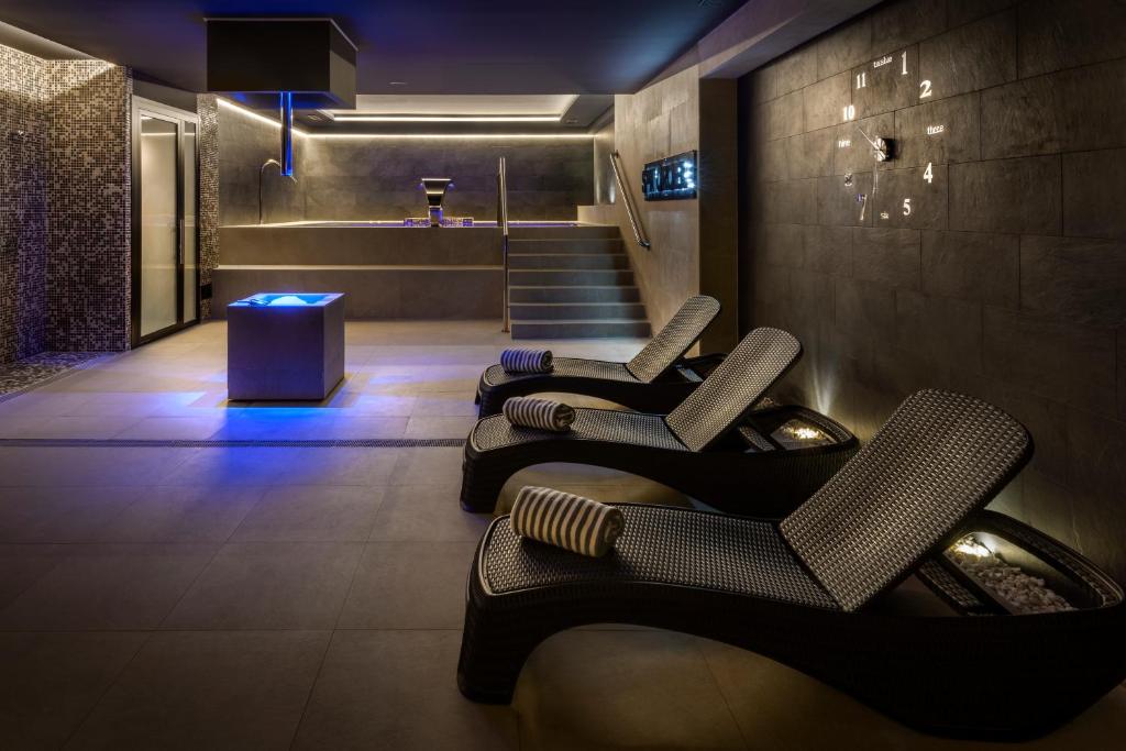 Posezení v ubytování Oroel Hotel & SPA