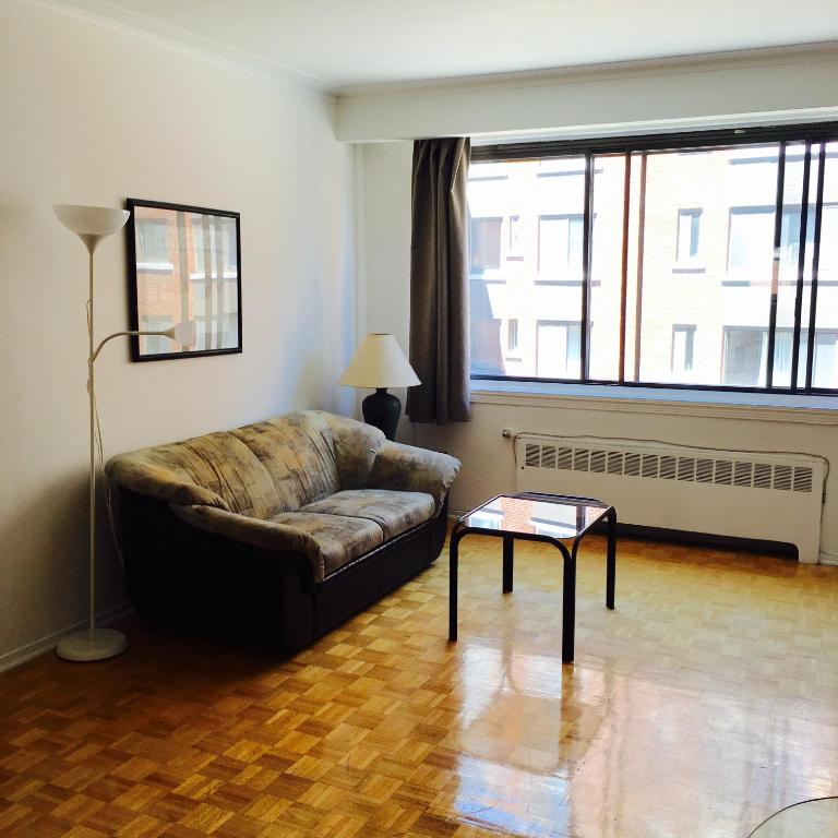 Suitetrails - Stylish Montreal Apartment Comfortable Stay in the Golden Square Mile