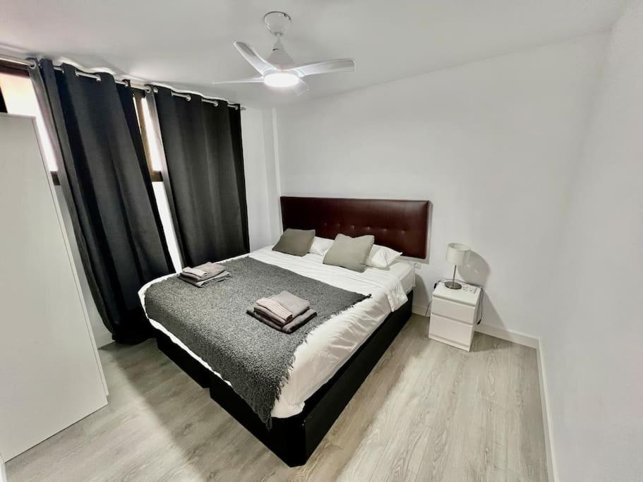 Los Cristianos Oasis, Modern Beachside Duplex