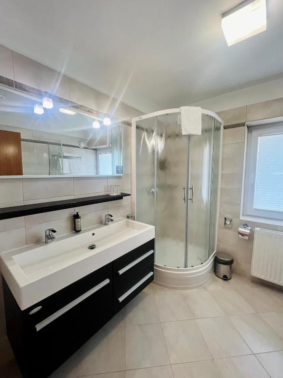 Koupelna v ubytování Hotel Piramida