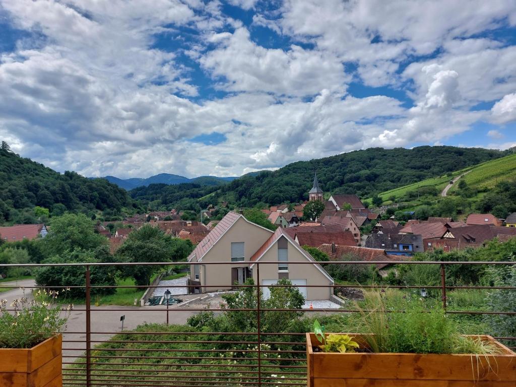 Nespecifikovaný výhled na hory nebo výhled na hory při pohledu z apartmánu