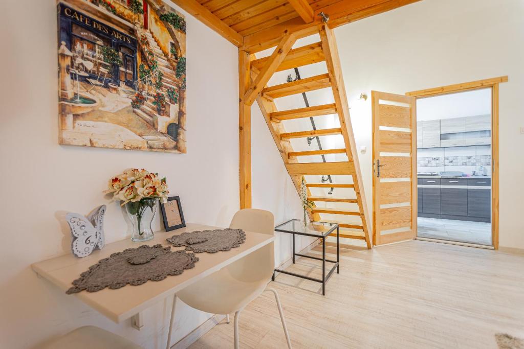 Fotografia z galérie ubytovania Cosy flat with balcony v Budapešti
