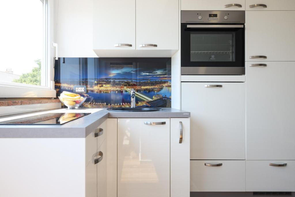 Kuchyňa alebo kuchynka v ubytovaní Apartment Anita