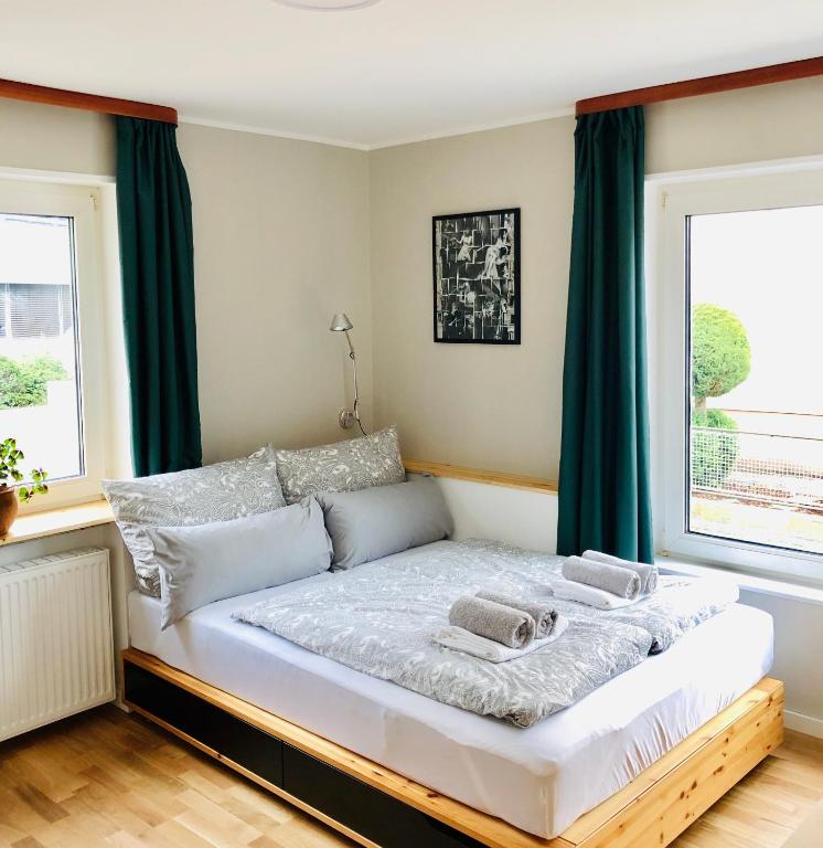 urbanAPARTMENTS Memmingen - mit Küche & Parkplatz - Apartment Mit Zwei Schlafzimmern