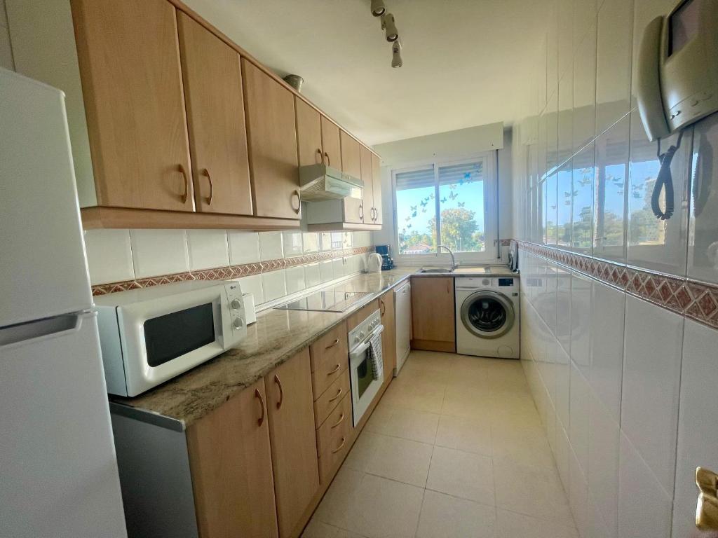 Kuchyň nebo kuchyňský kout v ubytování Stunning 2Bed Apartment in Marbella - Pto Banus