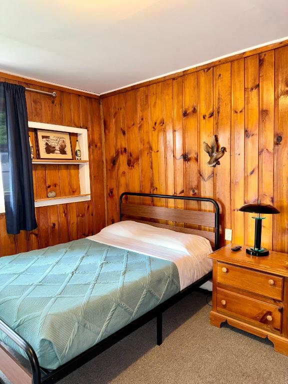 Postel nebo postele na pokoji v ubytování Rock Castle Resort