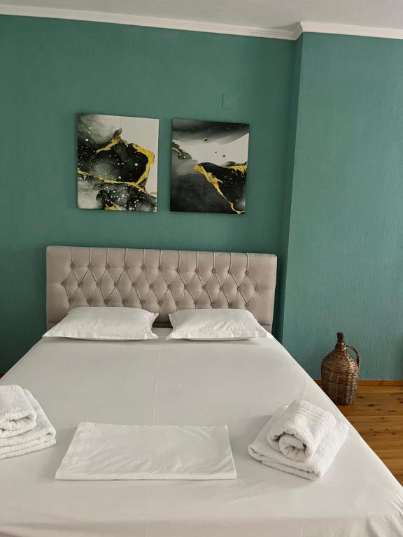 Postel nebo postele na pokoji v ubytování Vrenjo GuestHouse