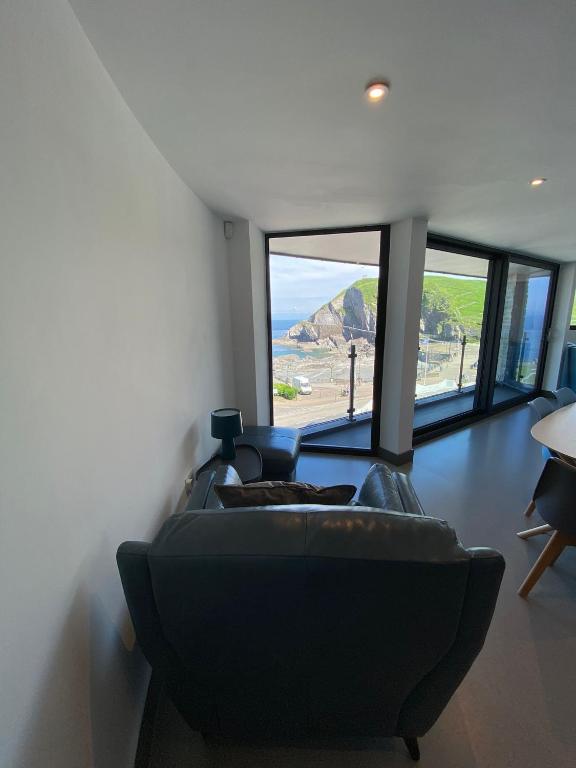 4 The View Apartments Ilfracombe - Seafront, Parking, Lift, Ev