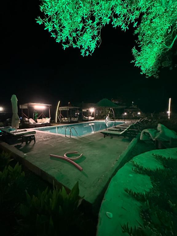 Bazén v ubytování Zirkon Valley Boutique Hotel nebo v jeho okolí