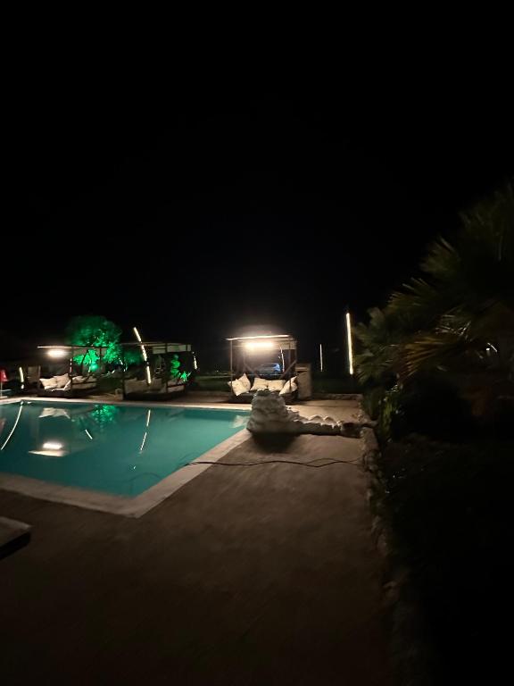 Bazén v ubytování Zirkon Valley Boutique Hotel nebo v jeho okolí