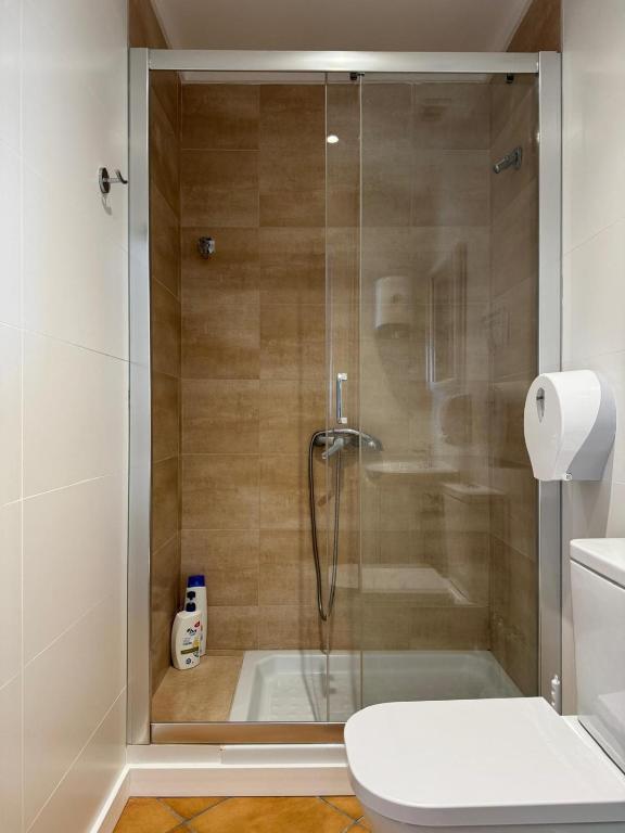 Hostal Restaurant Casa Comaulis - Chambre Quadruple Avec Balcon