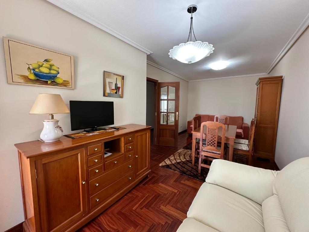 Telewizja i/lub zestaw kina domowego w obiekcie Apartamento Salgueirón