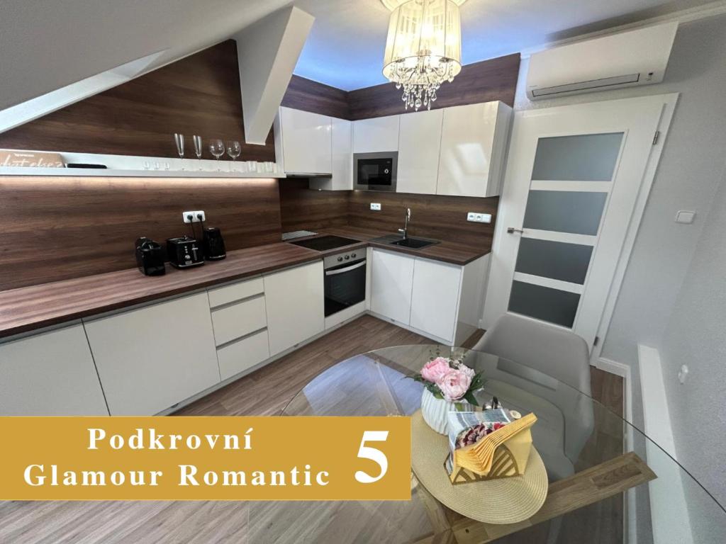 EFIPA Glamour Apartments - 19