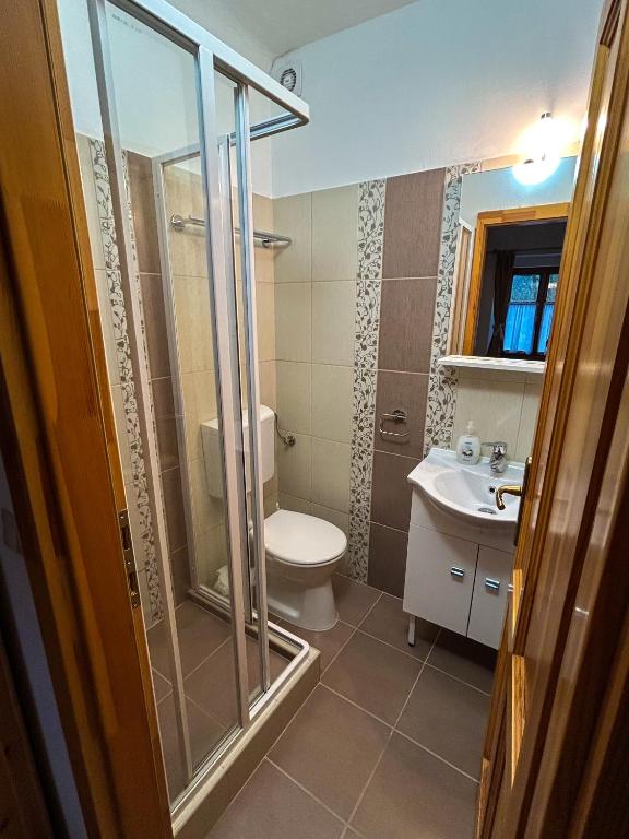 Koupelna v ubytování Groppenstein Apartmanház