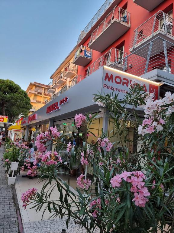 Budynek, w którym mieści się hotel