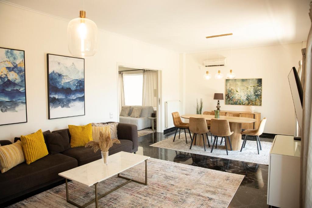 Spacious Glyfada Golf 4BR -Near Beach + Shops