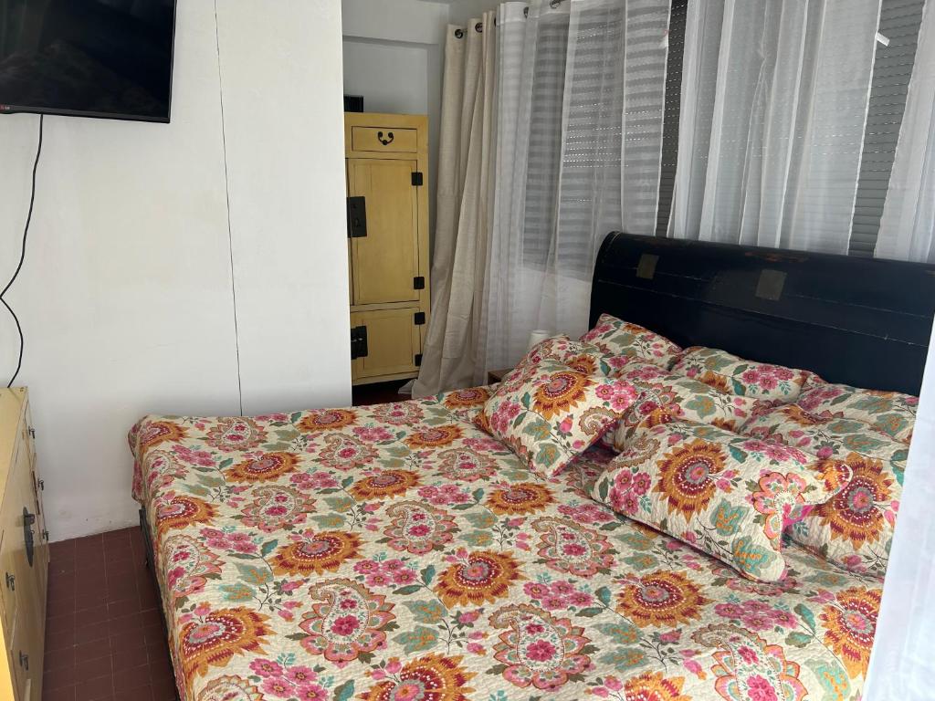 Voodi või voodid majutusasutuse Cassis appartement vue mer balneo toas