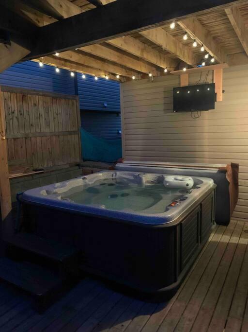 Kép Cozy Lodge Suite szállásáról Sylvan Lake-ben a galériában