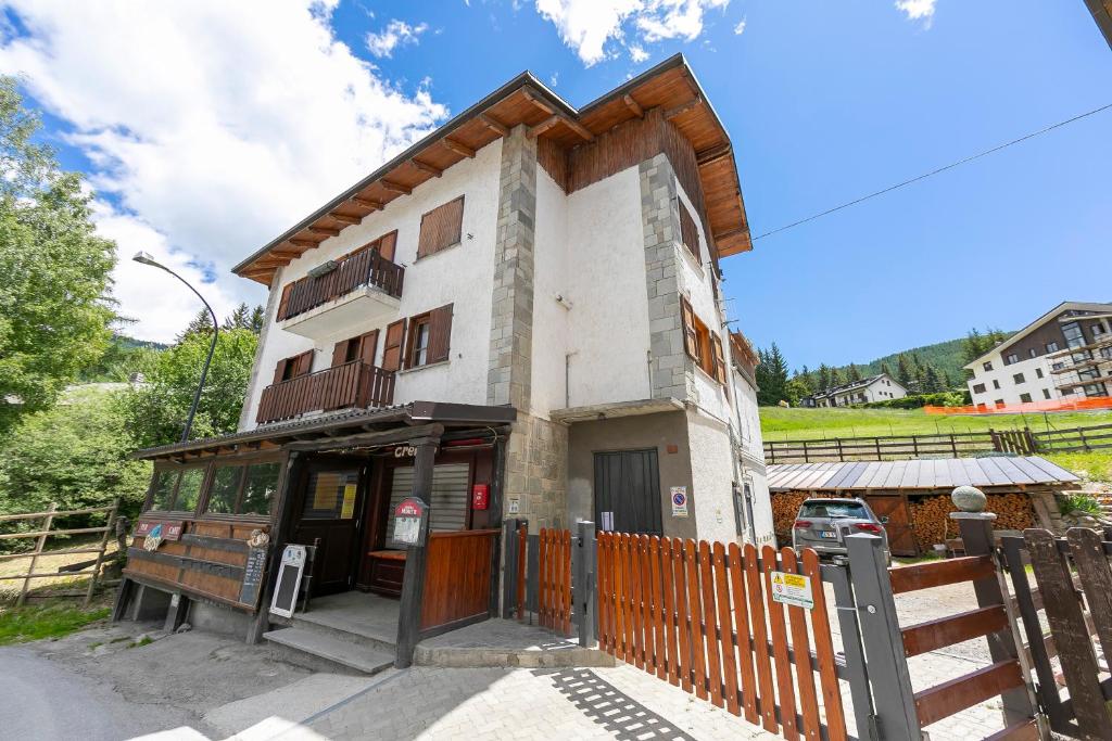 Budova, v ktorej sa apartmán nachádza