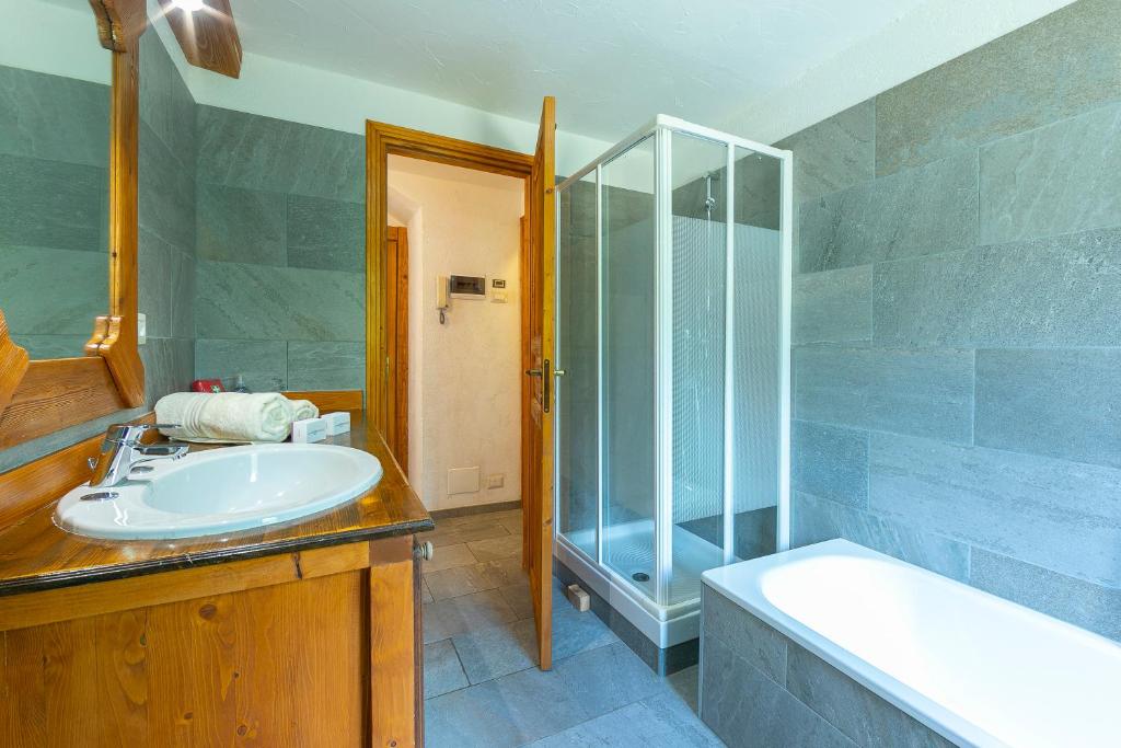 Kúpeľňa v ubytovaní Miramonti 21 Ski In - Ski Out - Happy Rentals