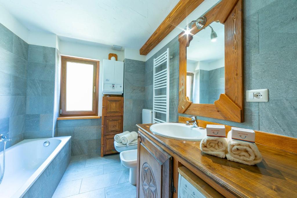 Kúpeľňa v ubytovaní Miramonti 21 Ski In - Ski Out - Happy Rentals