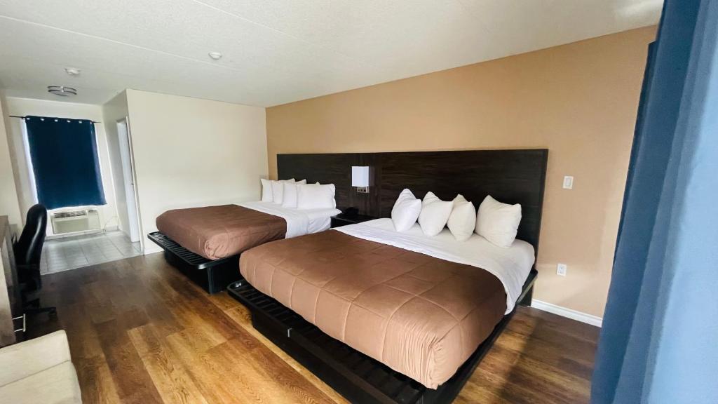 
King Room with Two King Beds
