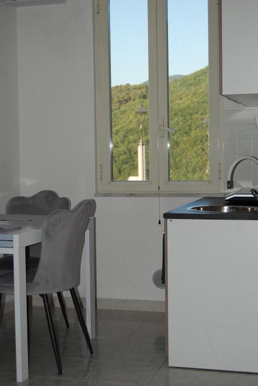 Nespecifikovaný výhled na hory nebo výhled na hory při pohledu z apartmánu