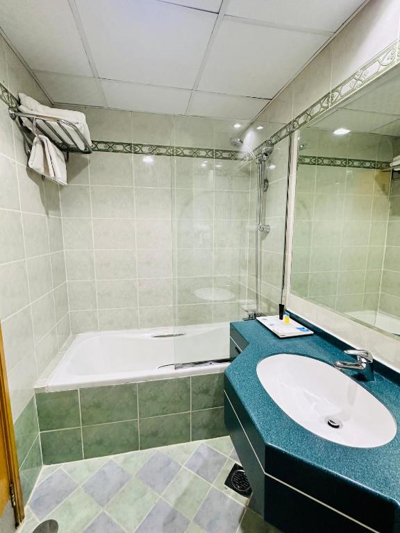 Bliss Square Hotel - Resim 40