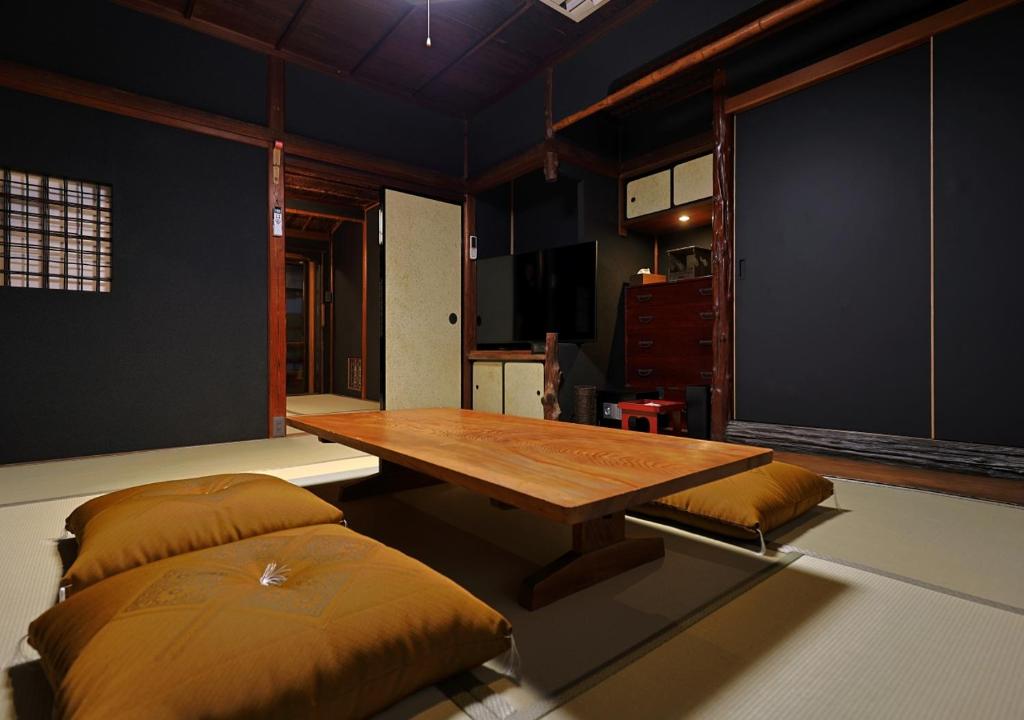 Posezení v ubytování 虎屋別館