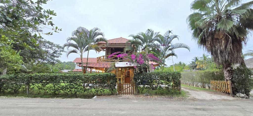 O grădină în afara Casa vacacional campestre cerca de la playa