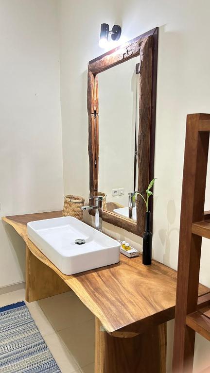 Villa Ponjok Batu Residence - Double Room With Garden View