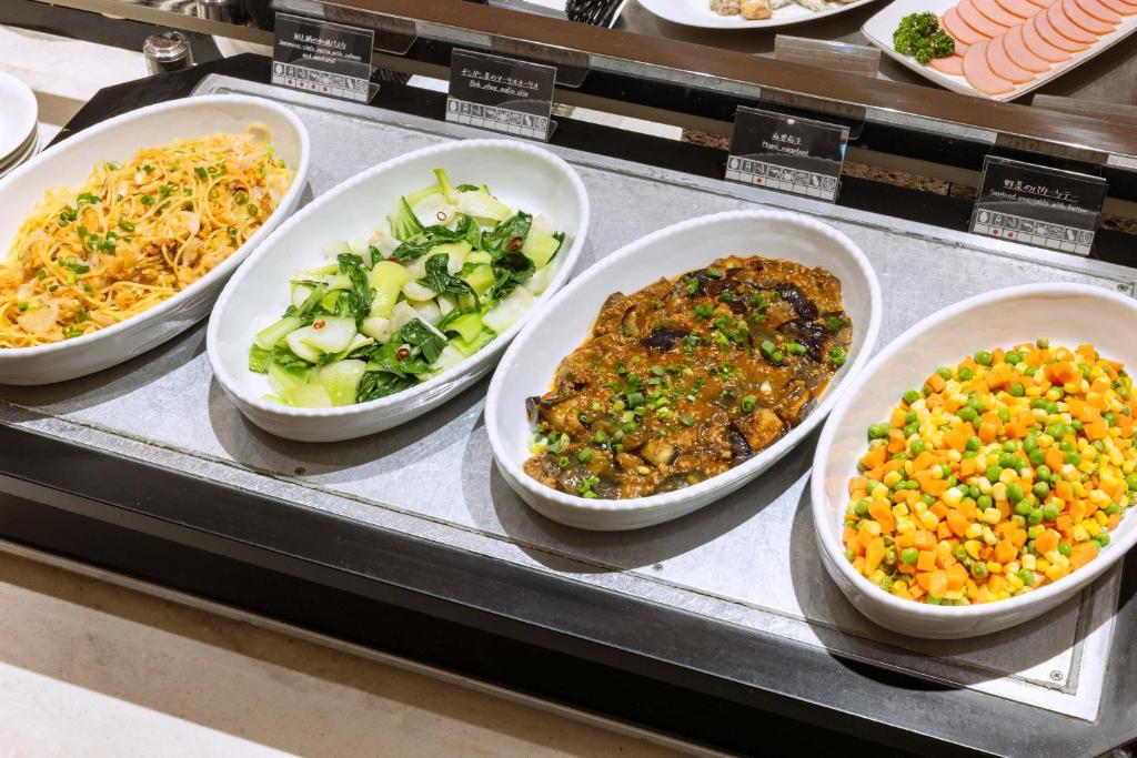 ホテルの敷地内または近くでの食事または食べ物