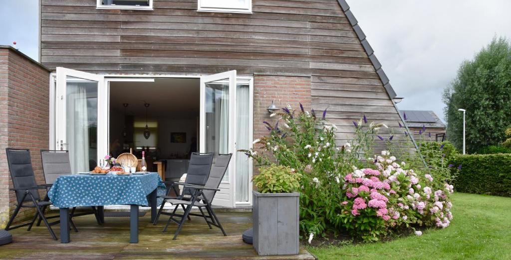 Zahrada ubytování Fries Vakantiehuis, grote tuin, nabij het Pikmeer