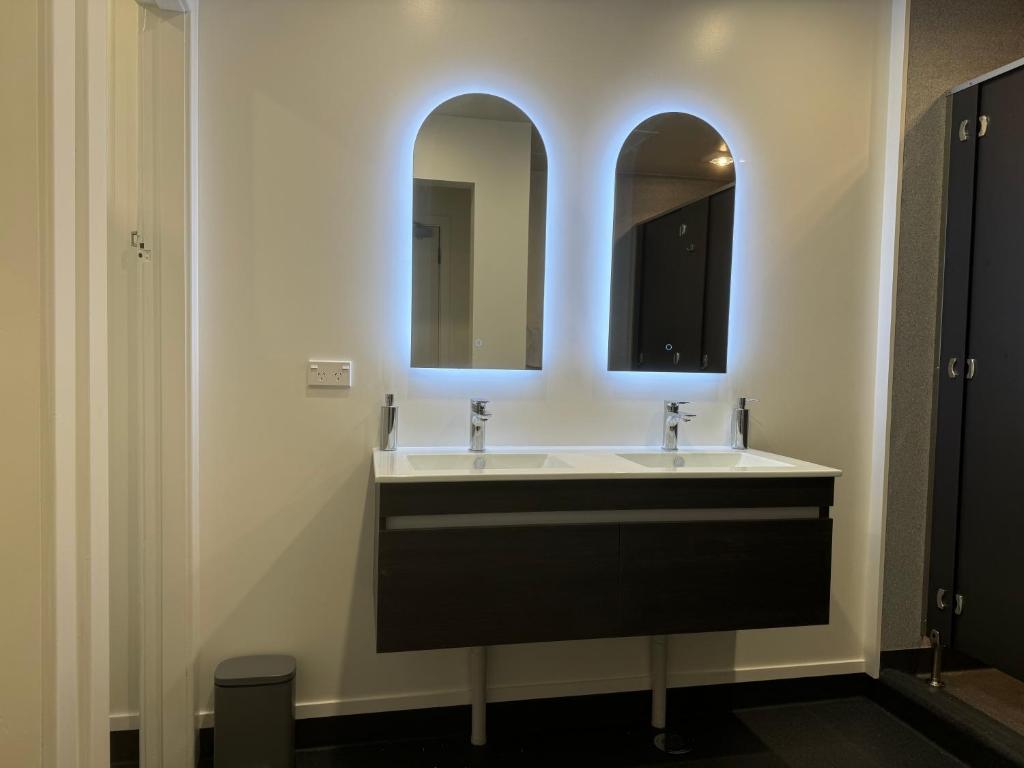 UpTown Backpackers - Resim 43