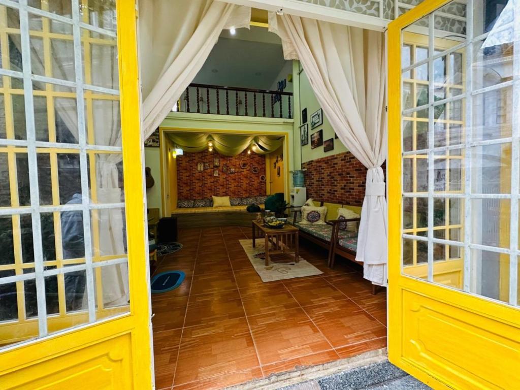 Khu vực ghế ngồi tại Ở Mô Dalat