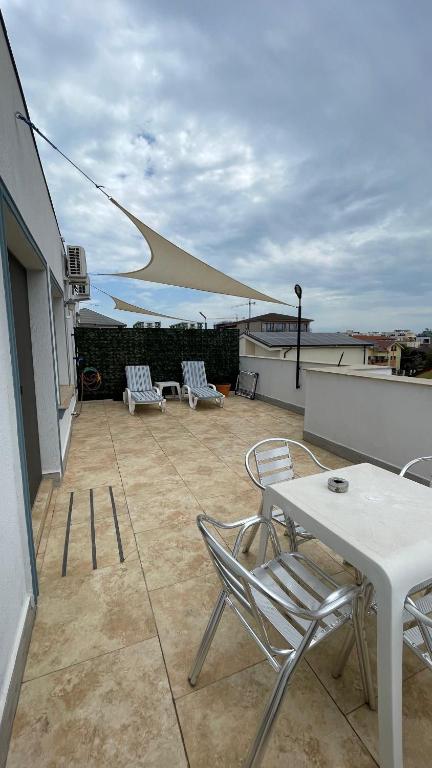 Sorriso Mamaia Nord - Apartamento Com Terraço