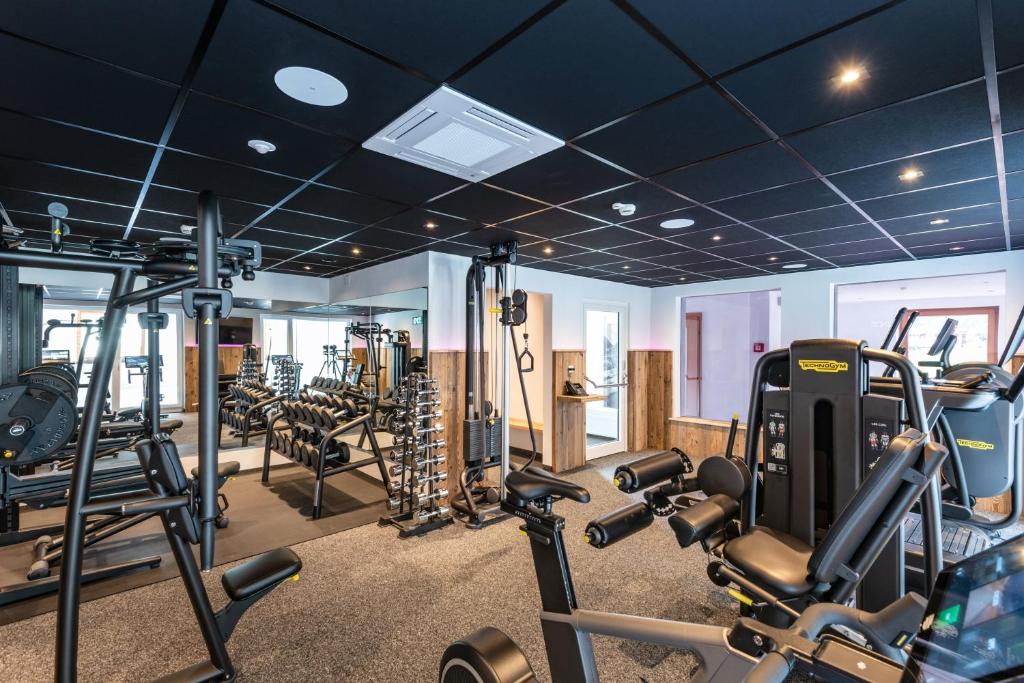 Fitness centrum a/nebo fitness zařízení v ubytování Alpenhof Hotel Garni Suprême