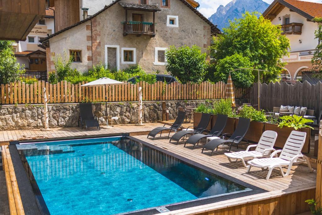 Bazén v ubytování Garni Residence Alnö - Adults Only nebo v jeho okolí