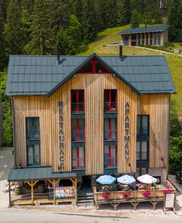Budova, kde se apartmán nachází