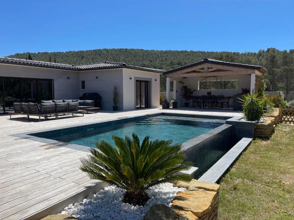 Photo de la galerie de l'établissement Villa L'olivier, à Cuges-les-Pins