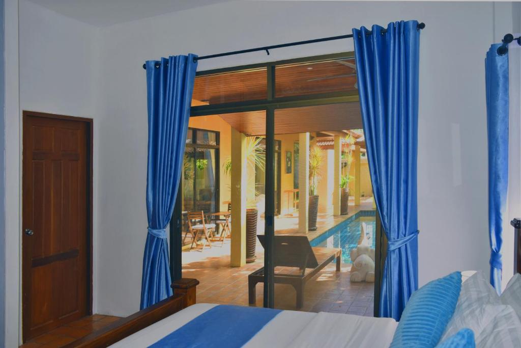 4 Bed Villa Private Pool and BBQ Jomtien Beach - Housity