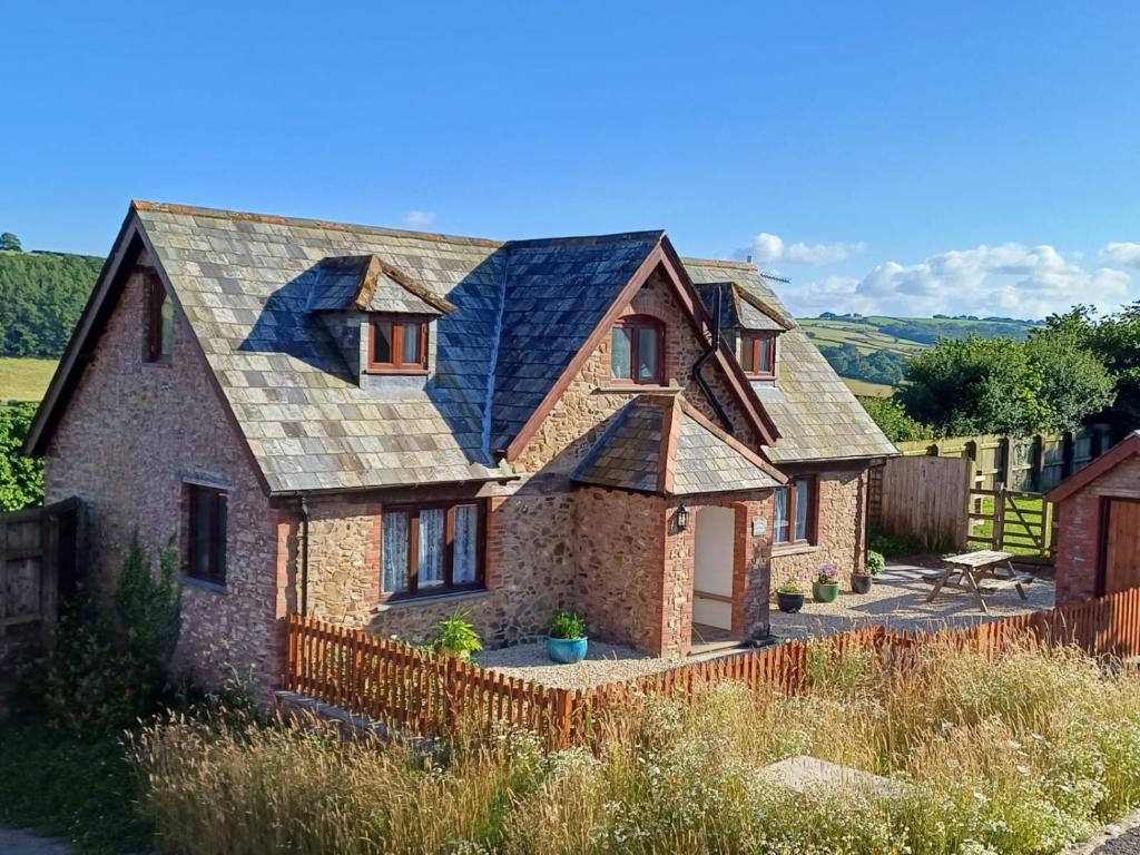 Daisy Cottage, Nympton (updated prices 2024)